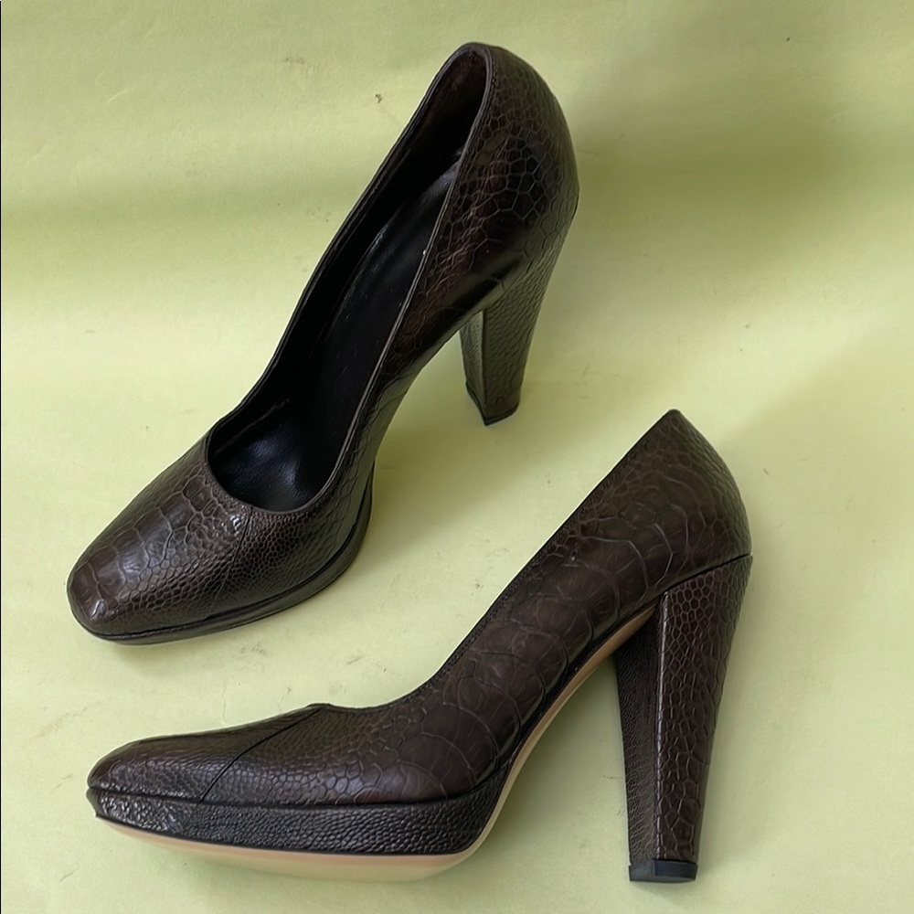 New Gucci Dark Brown Alligator/Leather Heels Elegant Design - Picture 6 of 13